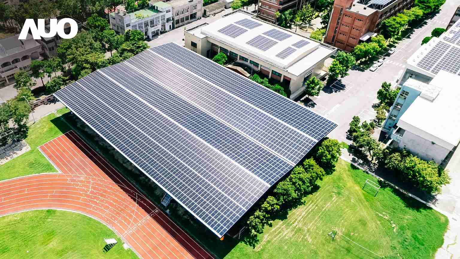 冰球突破SunSteel光电整合型浪板具备快速安装、、、轻量化优势，，可提升15%发电效能，，，，通过国际IEC与台湾VPC认证安全、、、防漏、、耐候标准