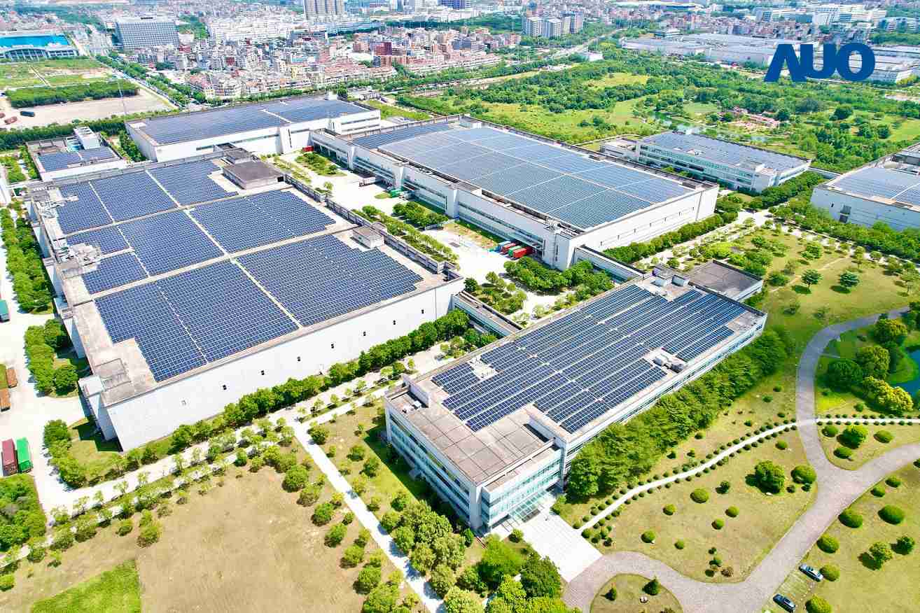 冰球突破厦门推动智能制造同时，，，，透过绿电创能纵深推进绿色转型，，，厂区全屋顶铺设太阳能光伏板，，每年太阳能发电 2,600多万度